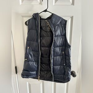 Vince Camuto Women's Navy Puffer packable Vest